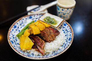 【香港/銅鑼湾駅近グルメ香港でソウルフード燒味（シウメイ）を食べるなら強記飯店がオススメです!!