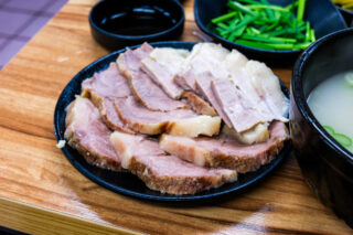 【韓国/西面駅近グルメ】釜山名物デジクッパを食べるなら、老舗「浦項デジクッパ」一択です!!
