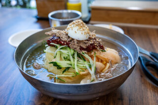 【韓国/西面駅近グルメ】ローカル民が列を成す冷麺屋「西面ミルミョン」!!