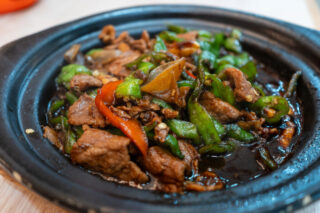 【青島/宇夏路駅グルメ】ランチに最適!!ごはんが食べ放題「滚滚鲜 砂锅菜•疙瘩汤」