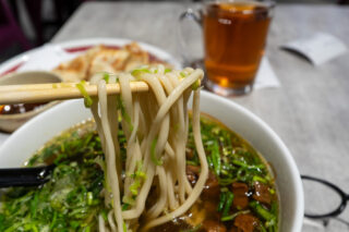 【クアラルンプール/マスジット・ジャメ駅近グルメ】牛肉増し増しが標準仕様!!「Mee Tarik」の牛肉ラーメン