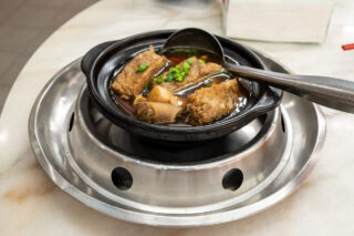 【クアラルンプール】老舗の名店！「新峰肉骨茶」のガッツリ濃厚バクテー